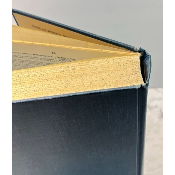 Vintage 1967 Websters Seventh New Collegiate Dictionary Hardcover Blue with Gold - Picture 15 of 16